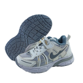 کفش اسپرت بچگانه برند نایکی nike مدل وی تو کی V2K سفید طوسی